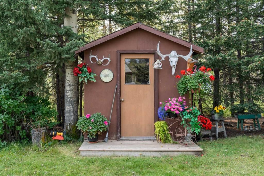 830230 Highway 1X, Rural Bighorn No. 8, M.D. Of, AB - Outdoor