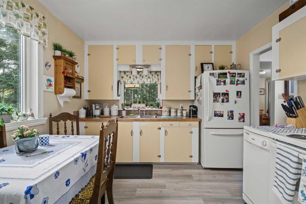 830230 Highway 1X, Rural Bighorn No. 8, M.D. Of, AB - Indoor