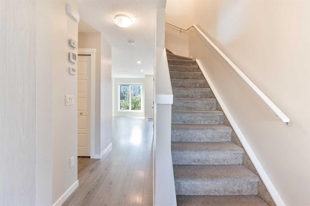 1016-7451 Falconridge Boulevard Ne, Calgary, AB - Indoor Photo Showing Other Room