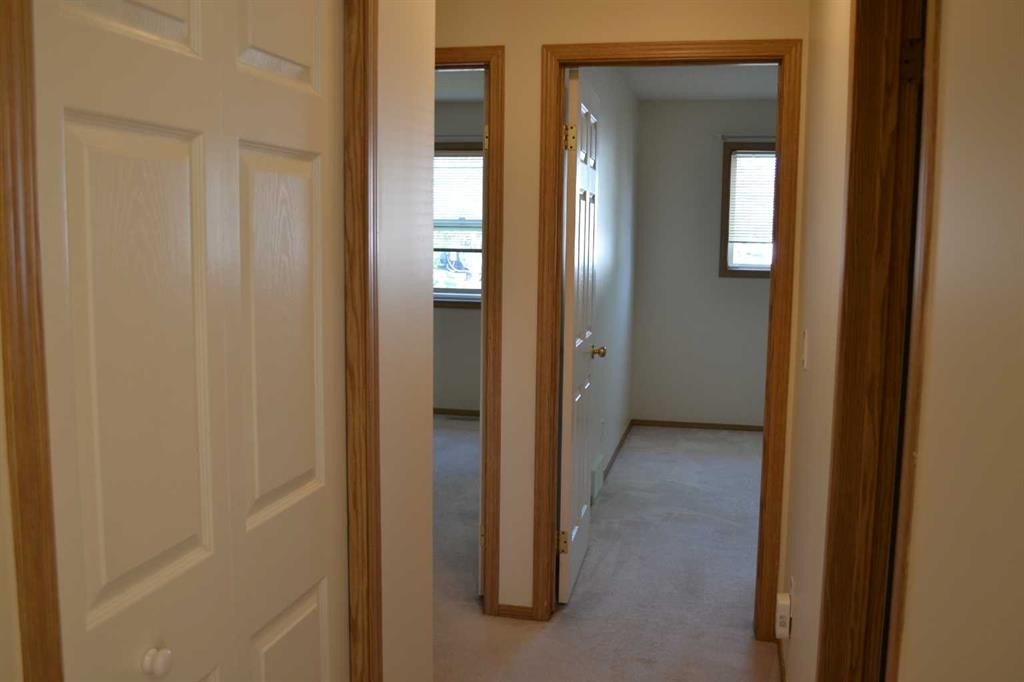 21 Country Hills Rise Nw, Calgary, AB - Indoor Photo Showing Other Room