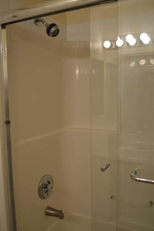 21 Country Hills Rise Nw, Calgary, AB - Indoor Photo Showing Bathroom