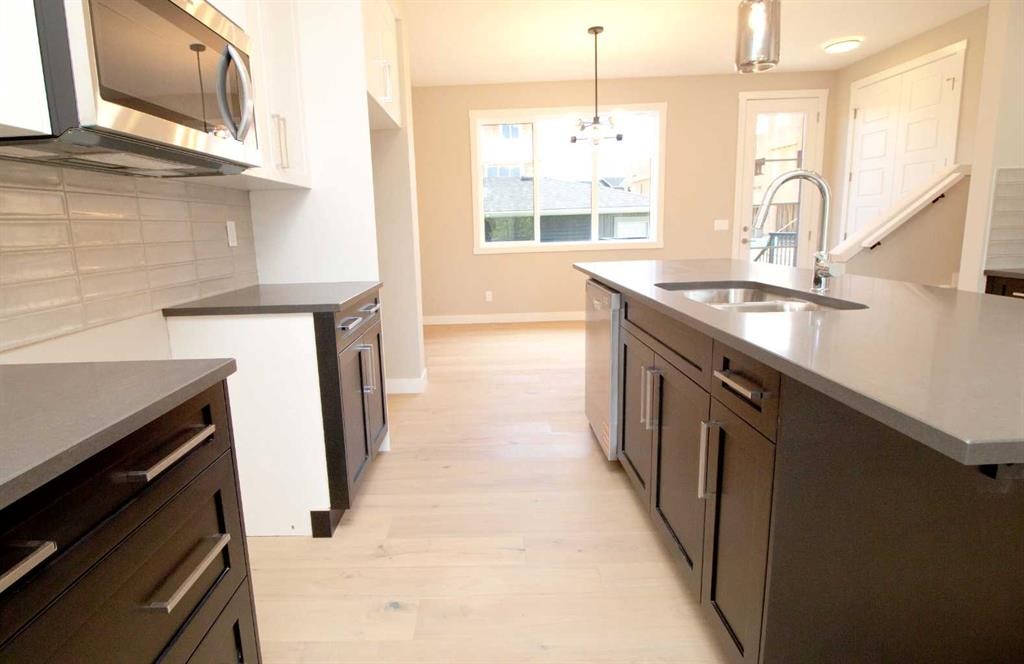 302 Sundown Road, Cochrane, AB