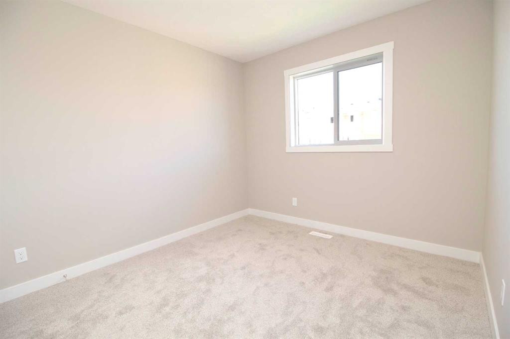 302 Sundown Road, Cochrane, AB