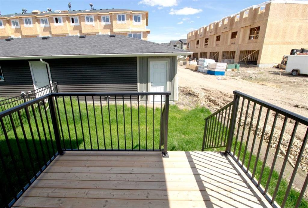 302 Sundown Road, Cochrane, AB
