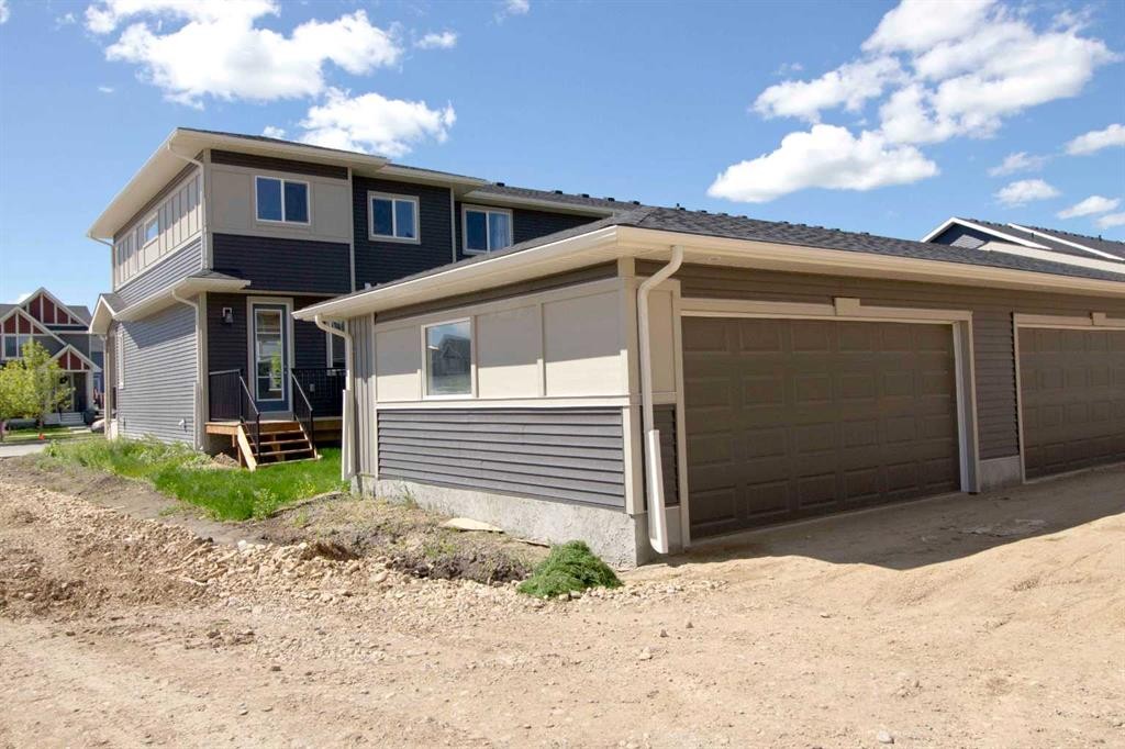 302 Sundown Road, Cochrane, AB