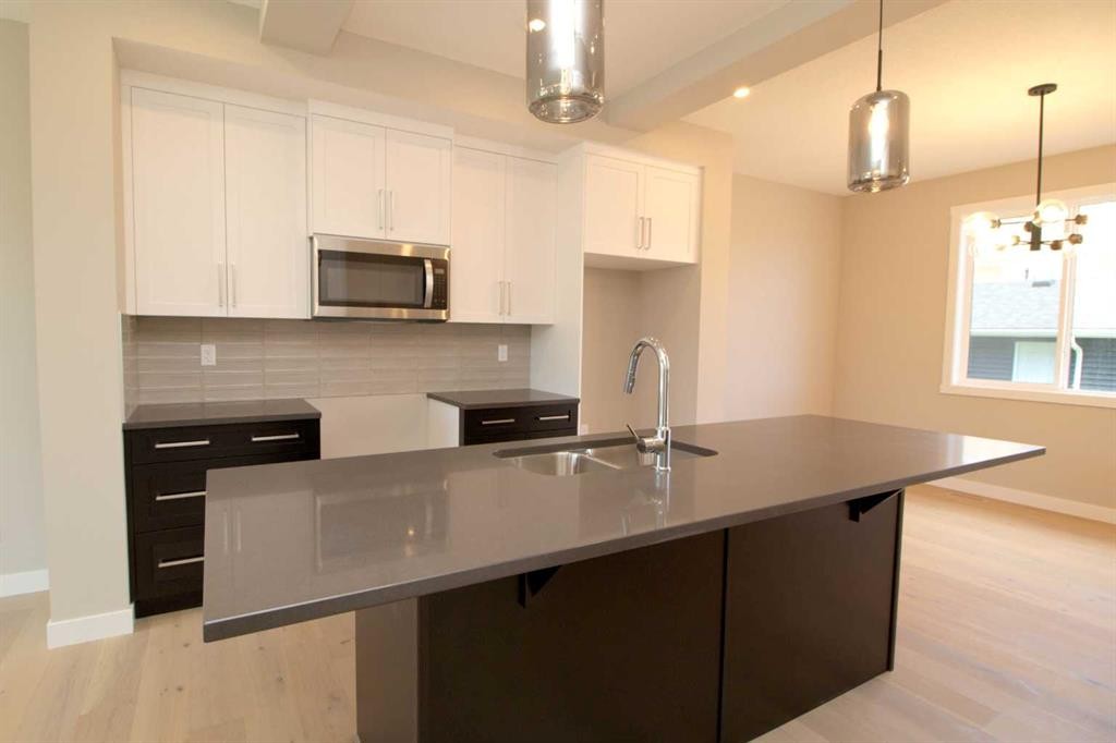 302 Sundown Road, Cochrane, AB