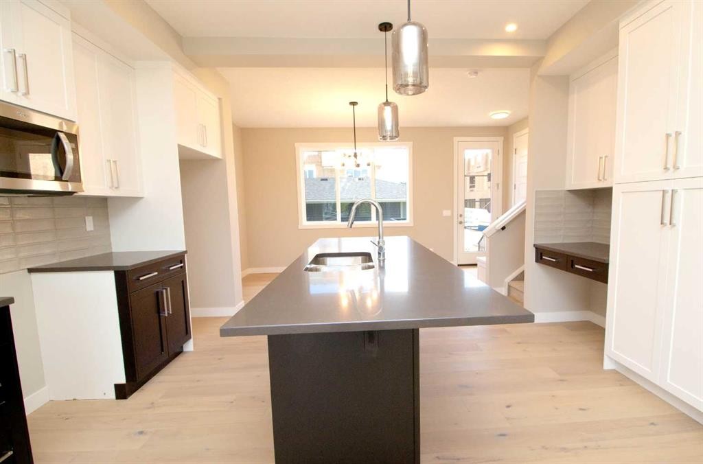 302 Sundown Road, Cochrane, AB