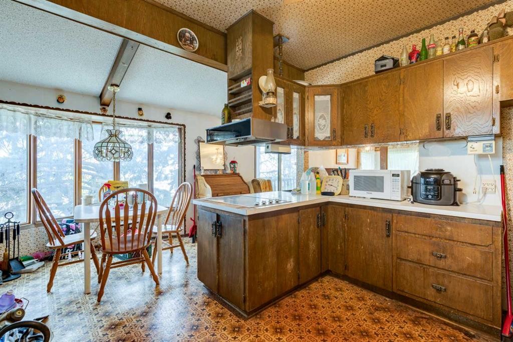 107 40 Avenue Ne, Calgary, AB - Indoor