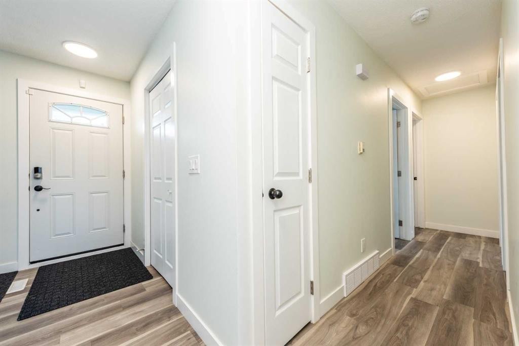 5640 Temple Drive Ne, Calgary, AB - Indoor Photo Showing Other Room