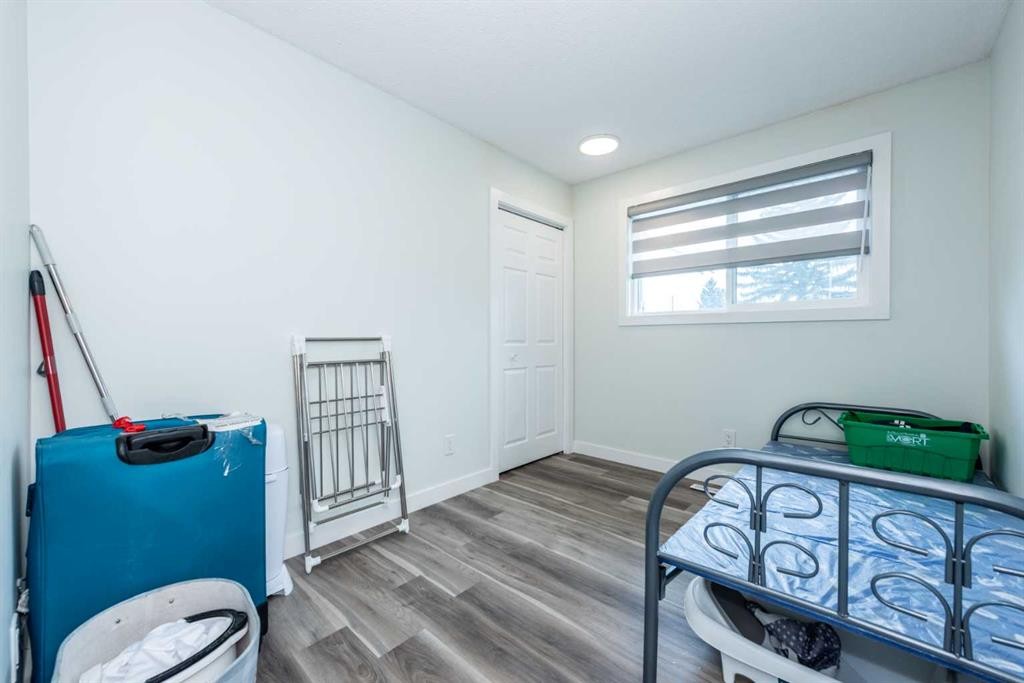 5640 Temple Drive Ne, Calgary, AB - Indoor Photo Showing Bedroom