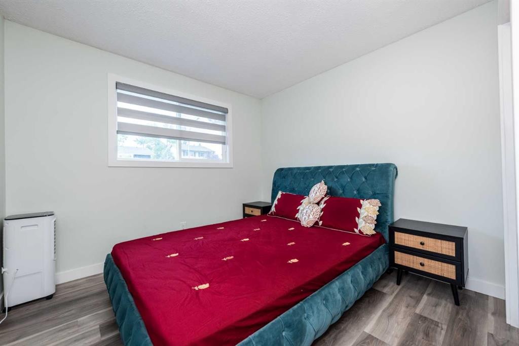 5640 Temple Drive Ne, Calgary, AB - Indoor Photo Showing Bedroom