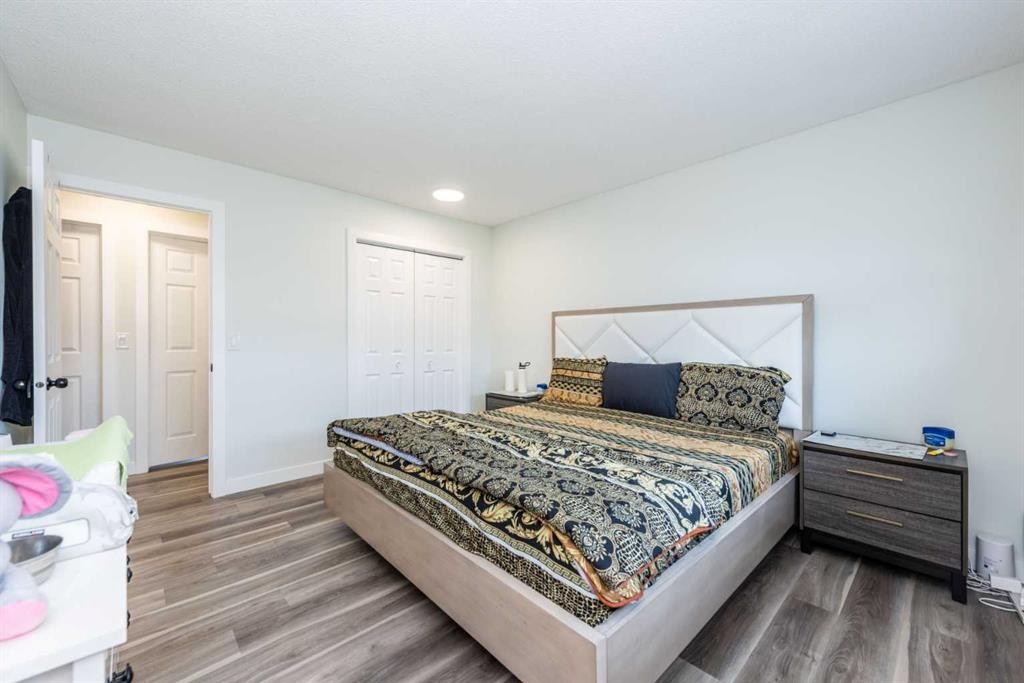 5640 Temple Drive Ne, Calgary, AB - Indoor Photo Showing Bedroom