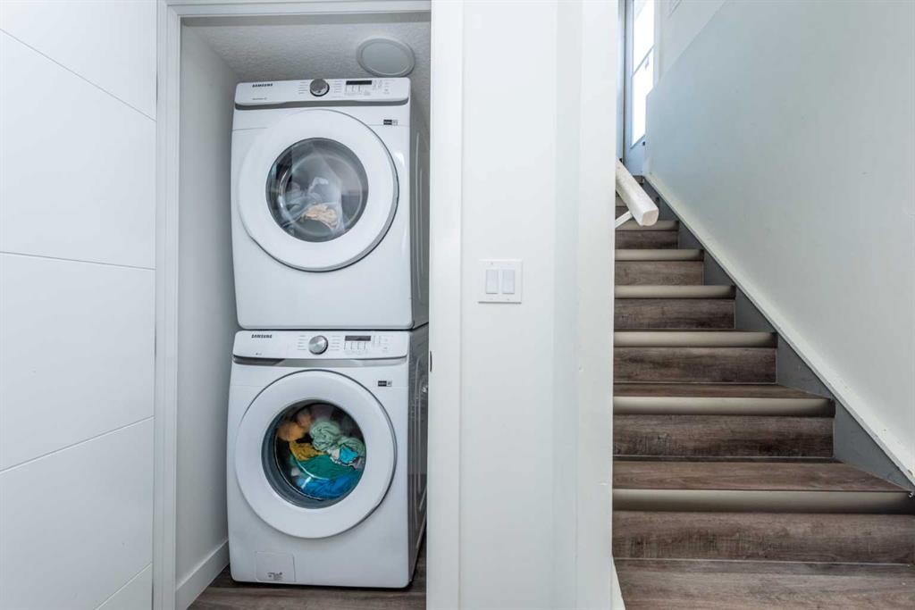 5640 Temple Drive Ne, Calgary, AB - Indoor Photo Showing Laundry Room