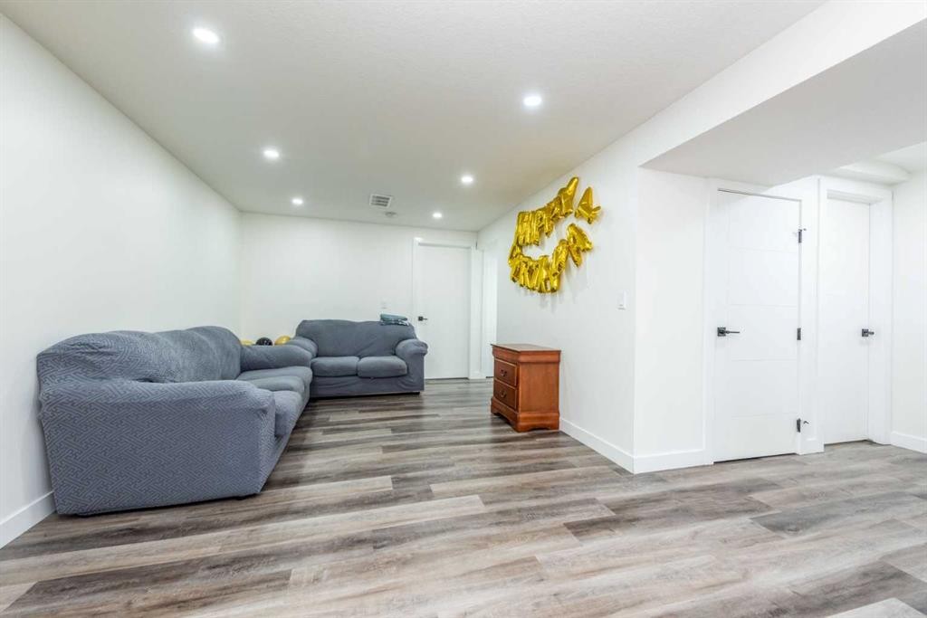 5640 Temple Drive Ne, Calgary, AB - Indoor