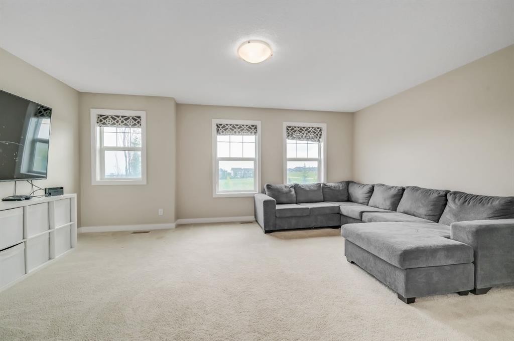 593 Nolan Hill Boulevard Nw, Calgary, AB - Indoor Photo Showing Living Room