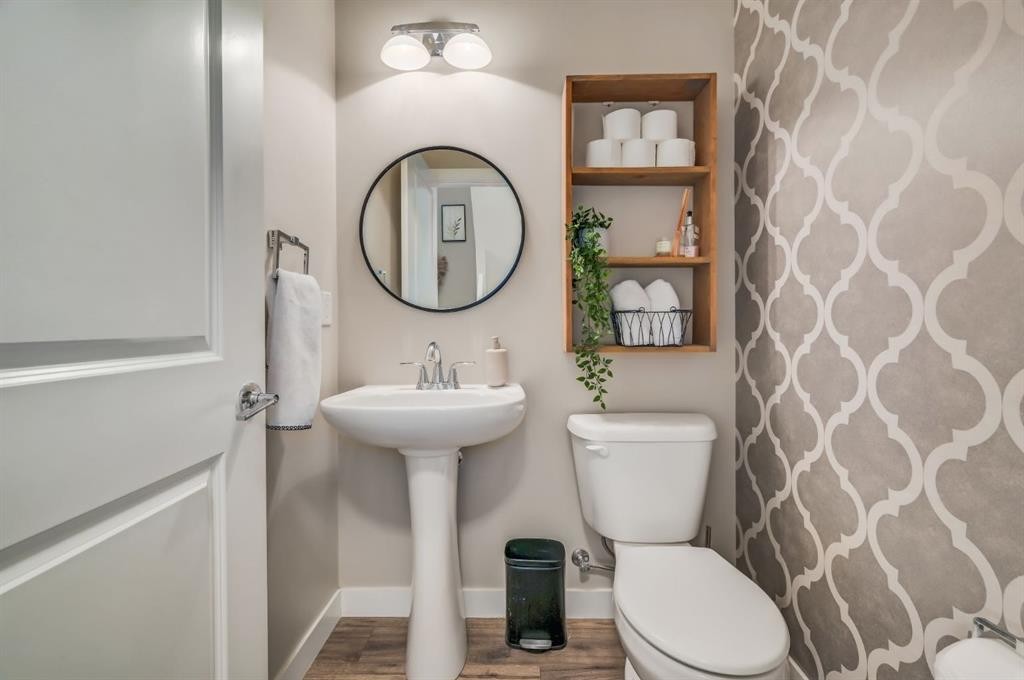 593 Nolan Hill Boulevard Nw, Calgary, AB - Indoor Photo Showing Bathroom