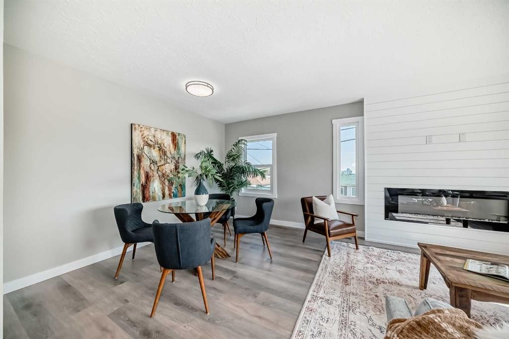2412 17 Avenue Sw, Calgary, AB - Indoor With Fireplace