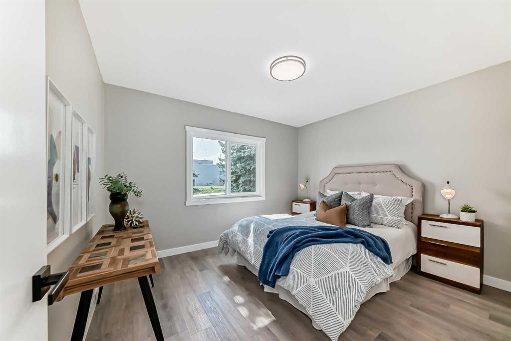 2412 17 Avenue Sw, Calgary, AB - Indoor Photo Showing Bedroom