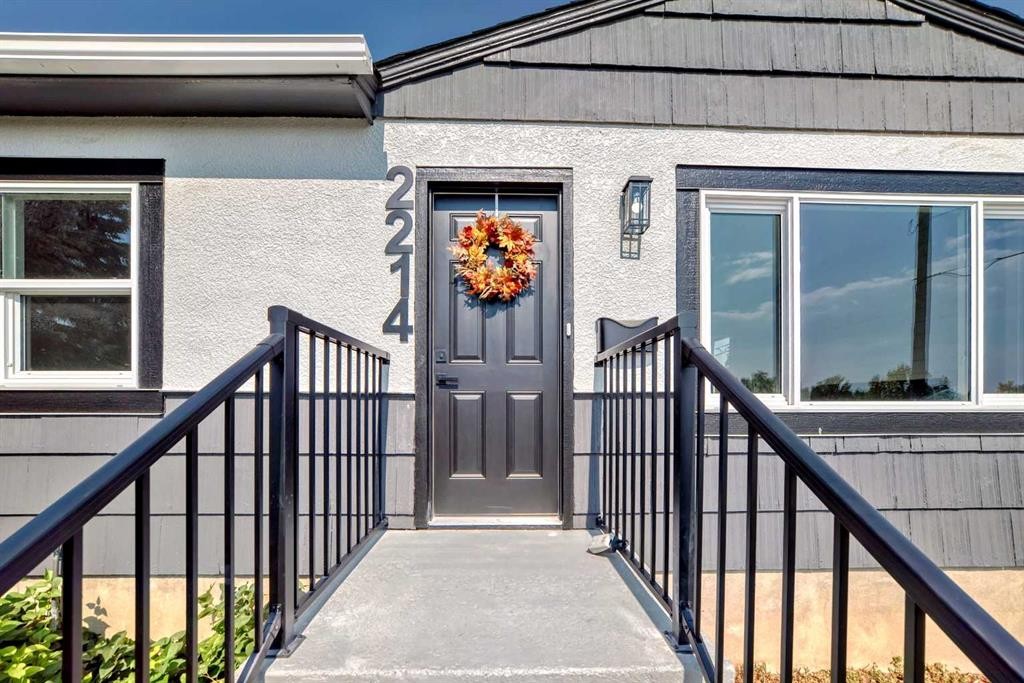 2412 17 Avenue Sw, Calgary, AB - Outdoor With Exterior