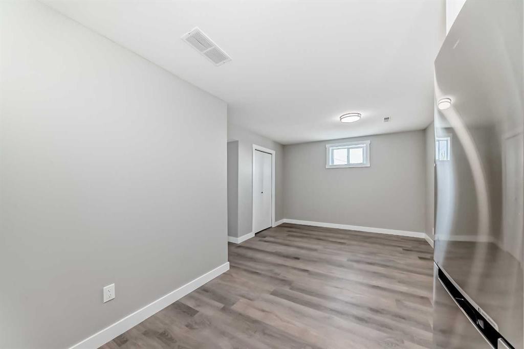 2412 17 Avenue Sw, Calgary, AB - Indoor Photo Showing Other Room