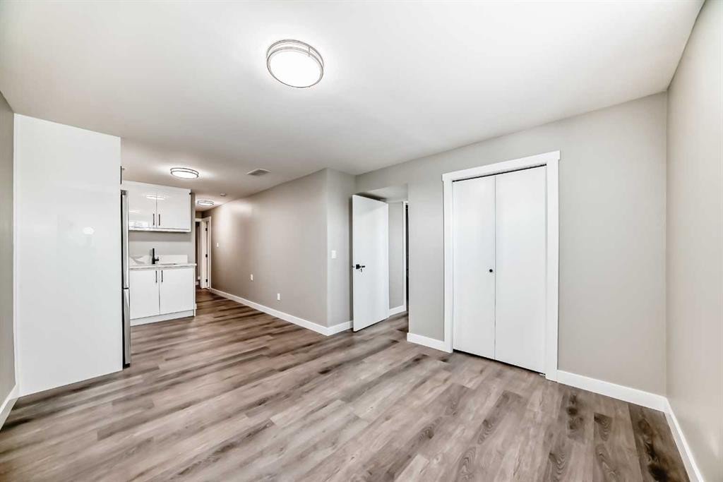 2412 17 Avenue Sw, Calgary, AB - Indoor Photo Showing Other Room