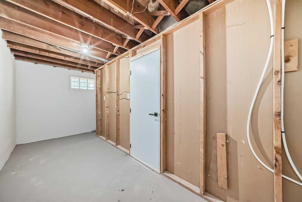 2412 17 Avenue Sw, Calgary, AB - Indoor Photo Showing Basement