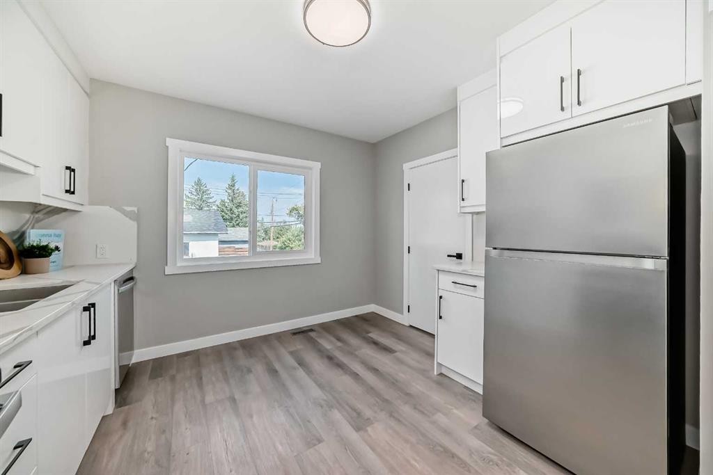 2412 17 Avenue Sw, Calgary, AB - Indoor Photo Showing Kitchen