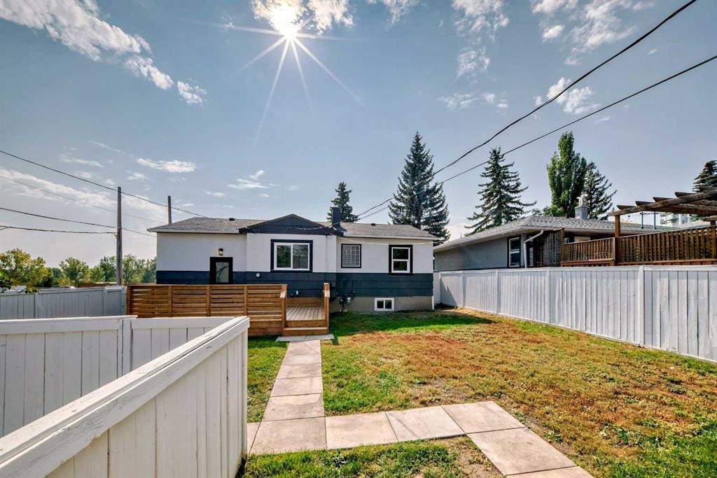 2412 17 Avenue Sw, Calgary, AB - Outdoor