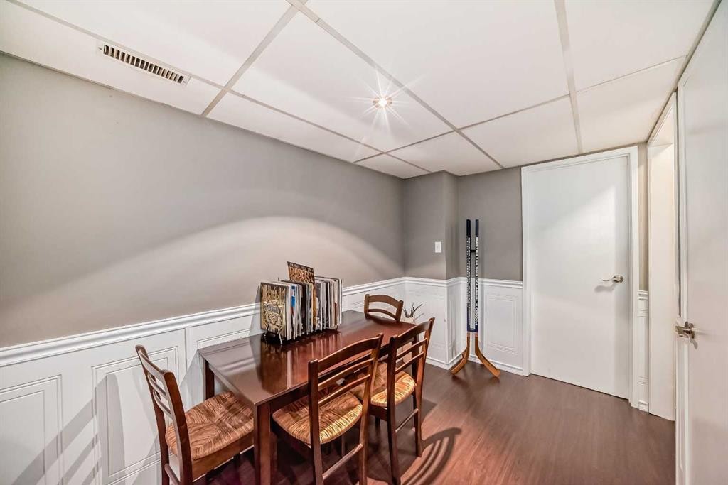 554 Whitehill Place Ne, Calgary, AB - Indoor Photo Showing Other Room