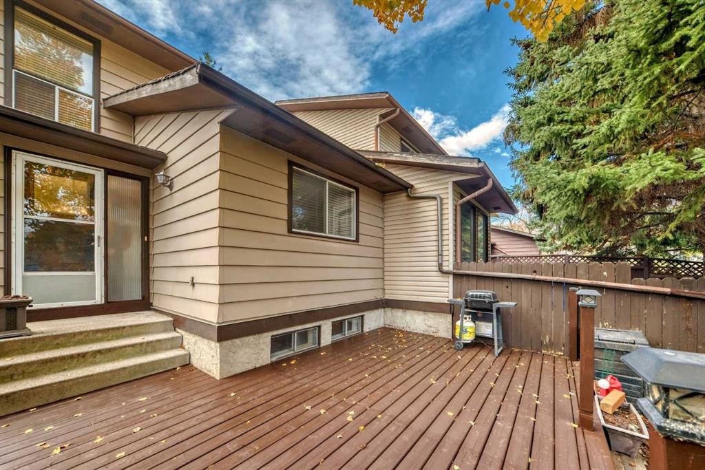 554 Whitehill Place Ne, Calgary, AB - Outdoor With Deck Patio Veranda With Exterior