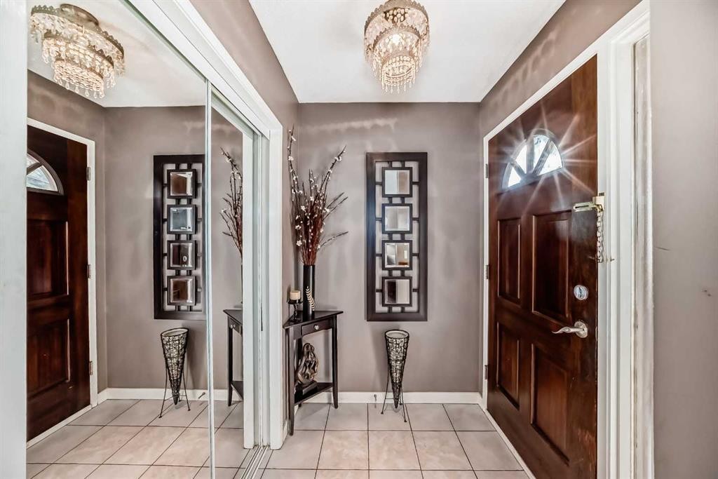 554 Whitehill Place Ne, Calgary, AB - Indoor Photo Showing Other Room