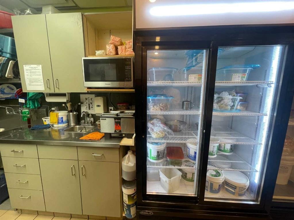 145Z-4825 Mount Royal Gate, Calgary, AB