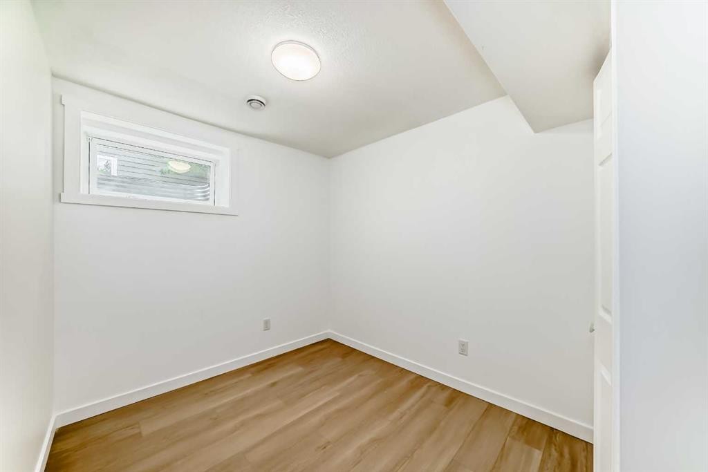 264 99 Avenue Se, Calgary, AB - Indoor Photo Showing Other Room