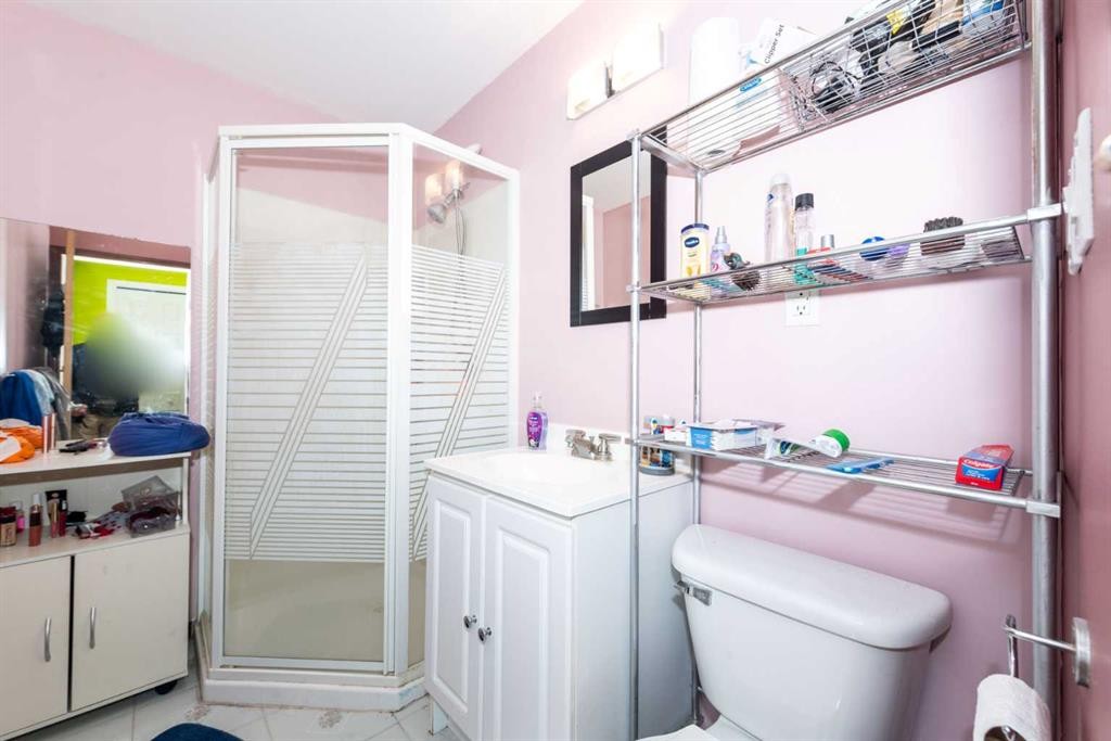 39 Taravista Mews Ne, Calgary, AB - Indoor Photo Showing Bathroom