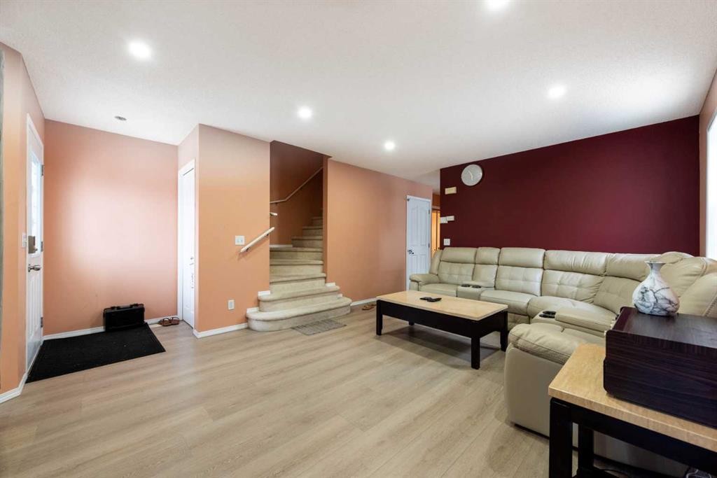 39 Taravista Mews Ne, Calgary, AB - Indoor