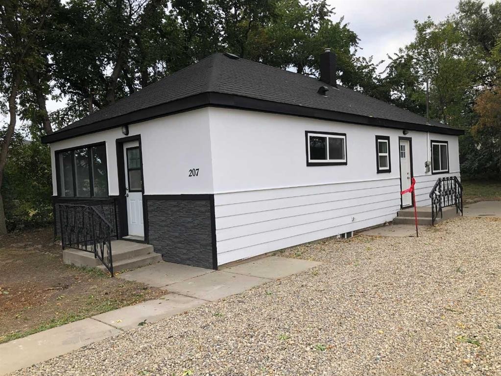 207 Centre Street, Lomond, AB - Outdoor With Exterior
