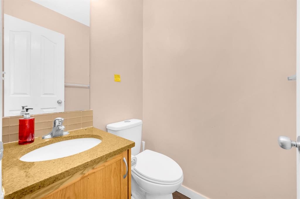 2204-111 Tarawood Lane Ne, Calgary, AB - Indoor Photo Showing Bathroom