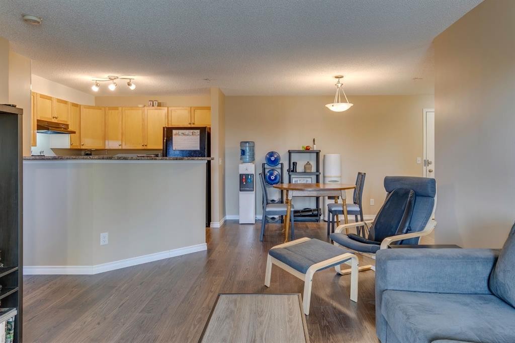 2205-2518 Fish Creek Boulevard Sw, Calgary, AB - Indoor