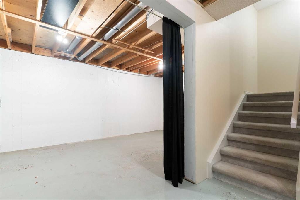 32-80 Galbraith Drive Sw, Calgary, AB - Indoor