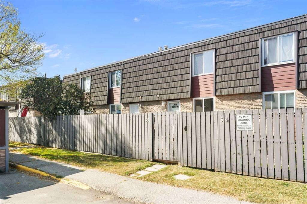 32-80 Galbraith Drive Sw, Calgary, AB - Outdoor