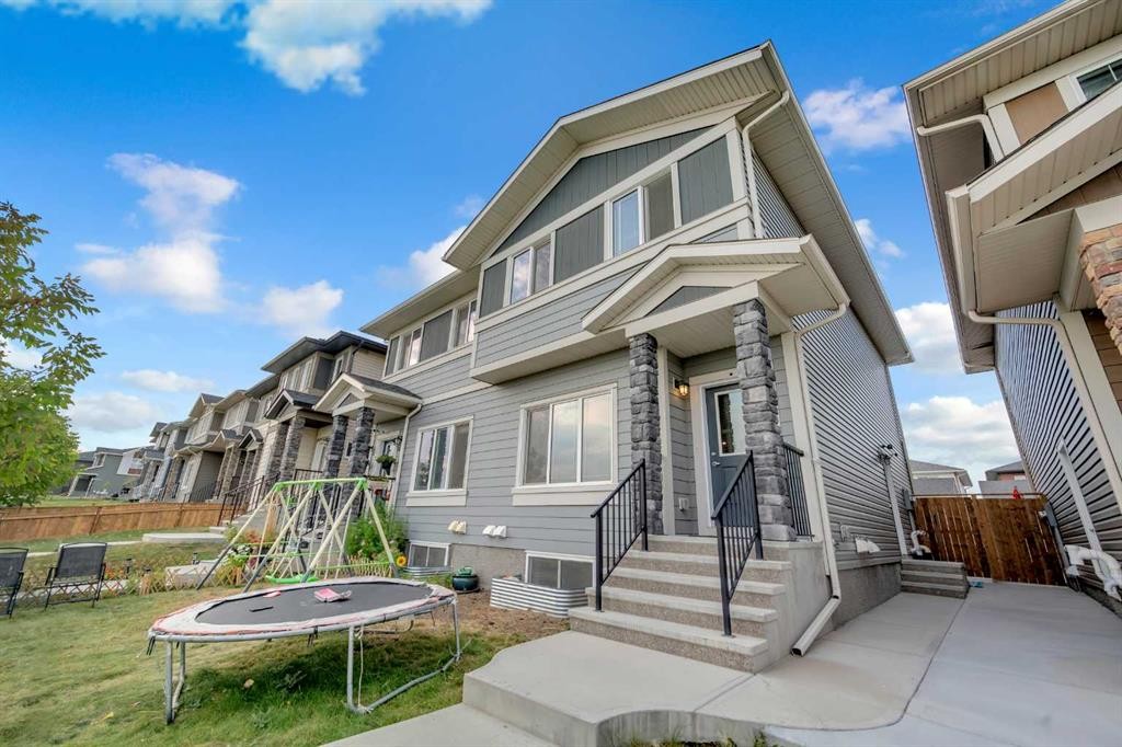 46 Cornerbrook Manor Ne, Calgary, AB - Outdoor