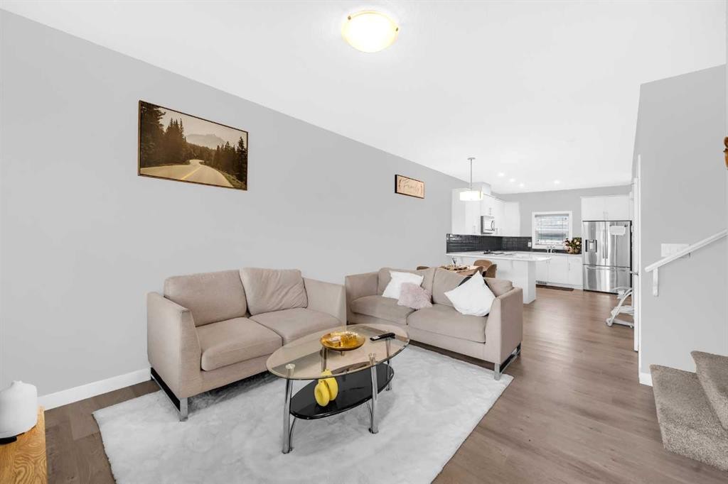 46 Cornerbrook Manor Ne, Calgary, AB - Indoor Photo Showing Living Room