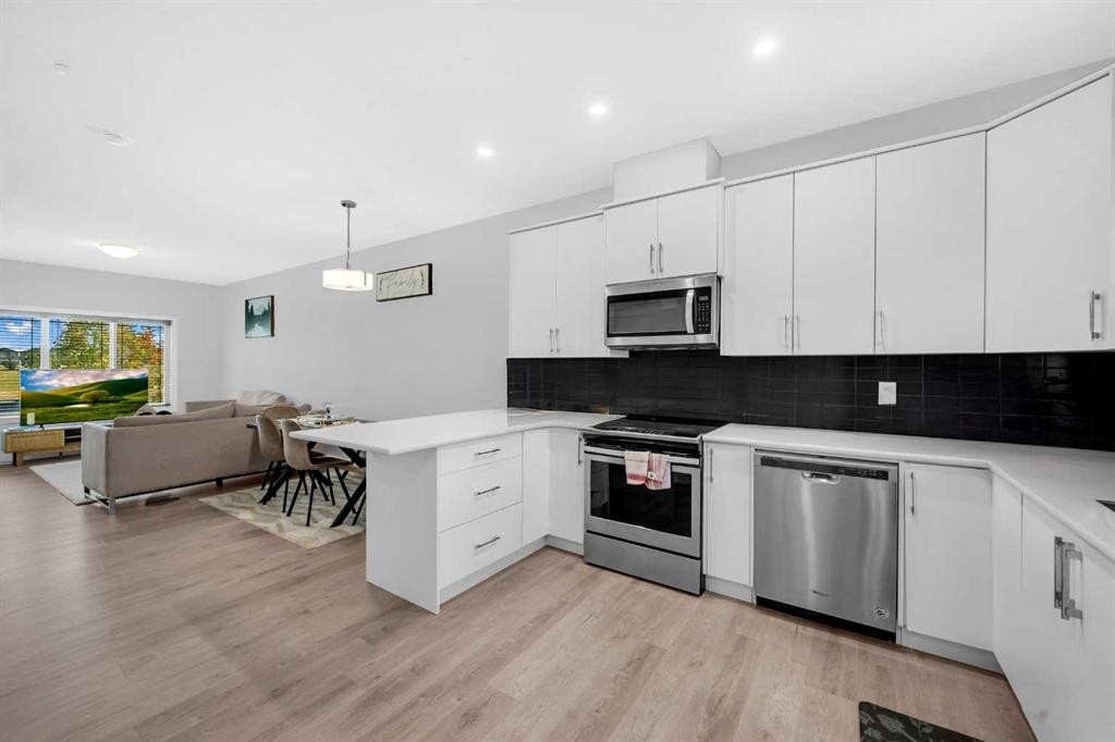 46 Cornerbrook Manor Ne, Calgary, AB - Indoor Photo Showing Kitchen