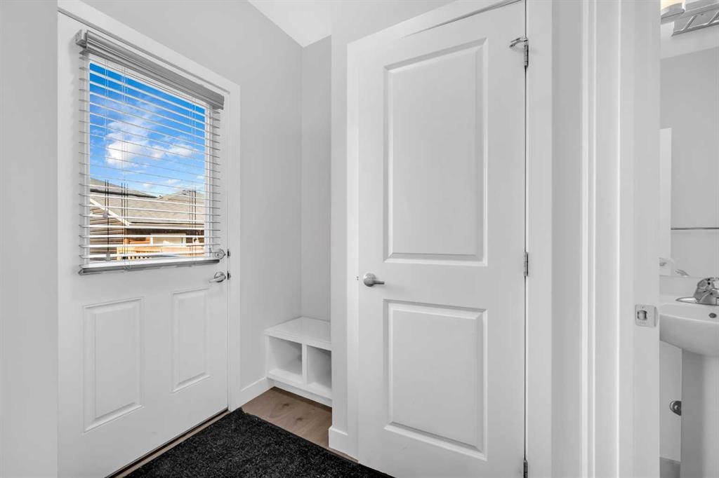 46 Cornerbrook Manor Ne, Calgary, AB - Indoor