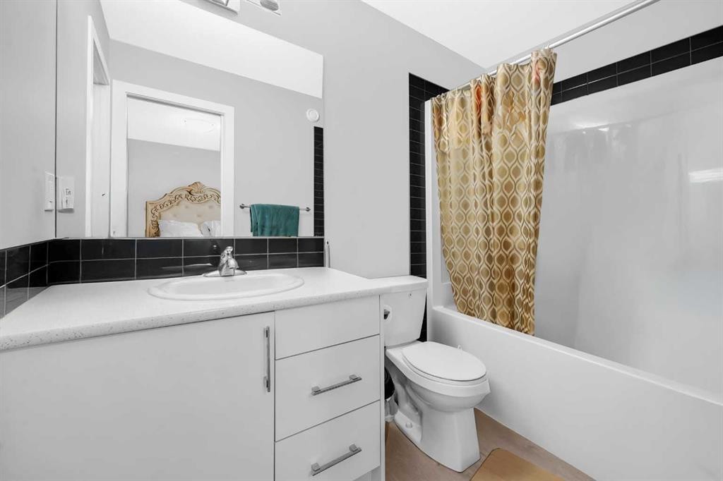 46 Cornerbrook Manor Ne, Calgary, AB - Indoor Photo Showing Bathroom