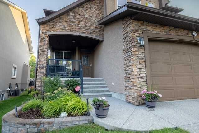 28 Crestmont Way Sw, Calgary, AB - Outdoor