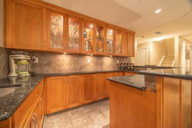 28 Crestmont Way Sw, Calgary, AB - Indoor Photo Showing Kitchen