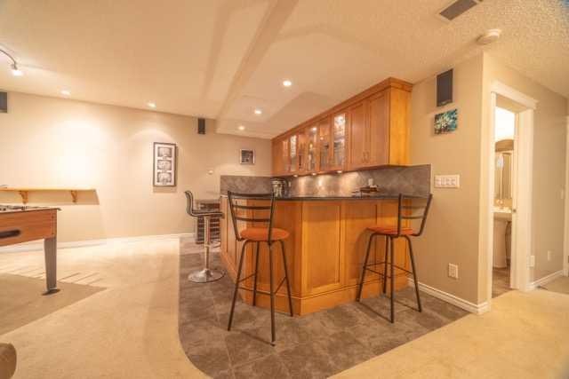 28 Crestmont Way Sw, Calgary, AB - Indoor