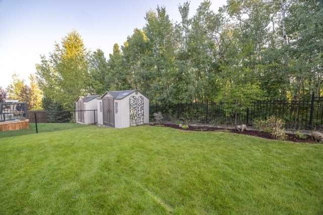 28 Crestmont Way Sw, Calgary, AB - Outdoor
