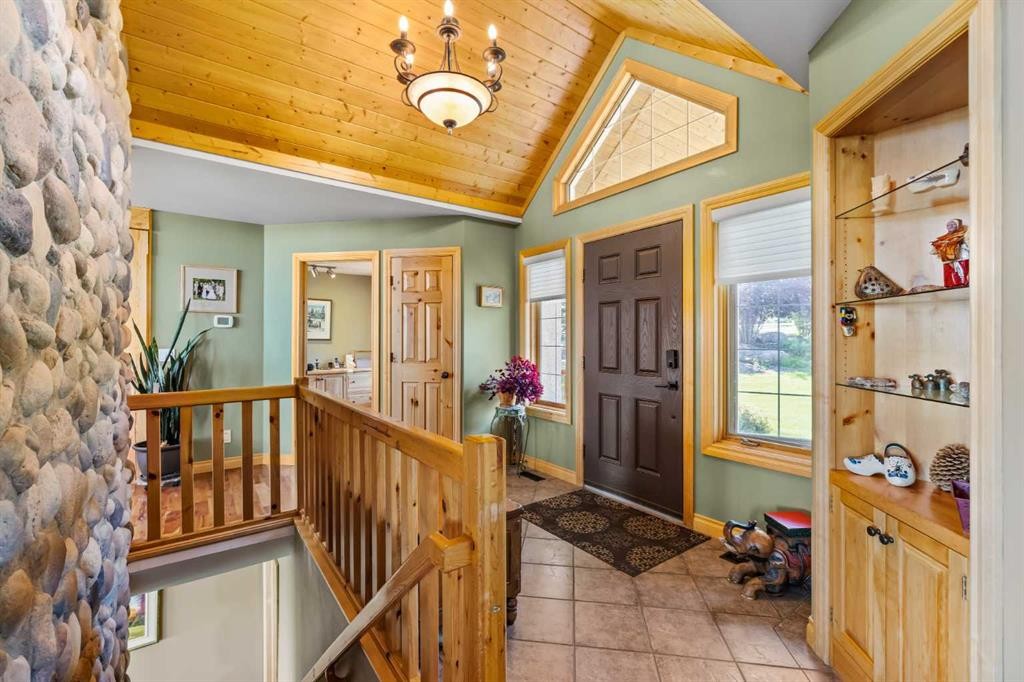 98 Equestrian Drive, Rural Rocky View County, AB - Indoor Photo Showing Other Room